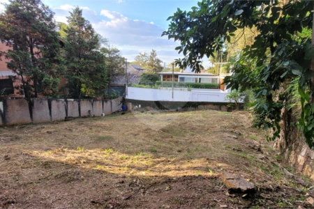 Terreno à venda em Jardim Sílvia (zona Oeste), São Paulo, SP