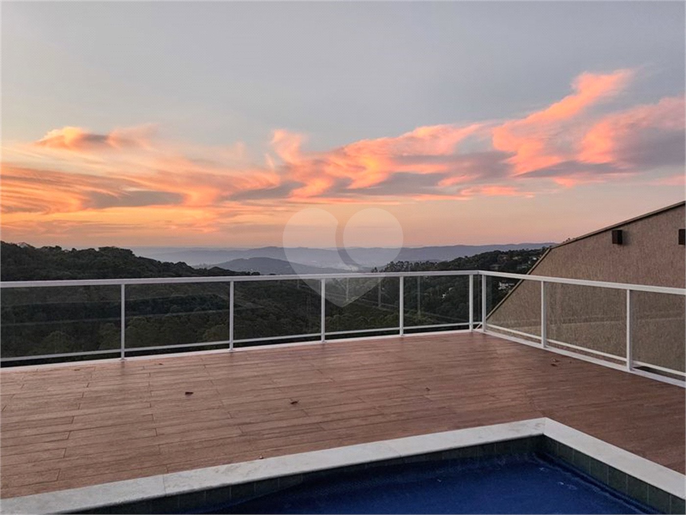 Casa à venda com 3 suítes no condomínio Parque Imperial da Cantareira, Mairiporã - SP