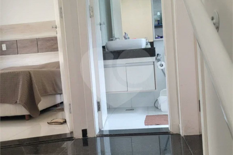 Casa à venda com 3 quartos, sendo 1 suíte, no condomínio Residencial Isabel, São Paulo - SP