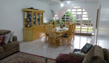 Sobrado à venda com 3 suítes em Jardim Realce, Suzano, SP