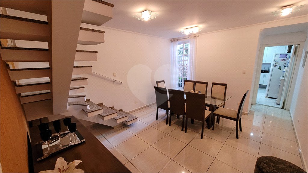 Sobrado à venda com 3 quartos, sendo 1 suíte, em Vila Romana, São Paulo, SP
