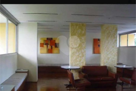 Apartamento à venda com 3 quartos, sendo 1 suíte, em Moema, São Paulo, SP