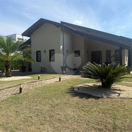 Casa à venda com 3 suítes no condomínio Terras de Mont Serrat, Salto - SP