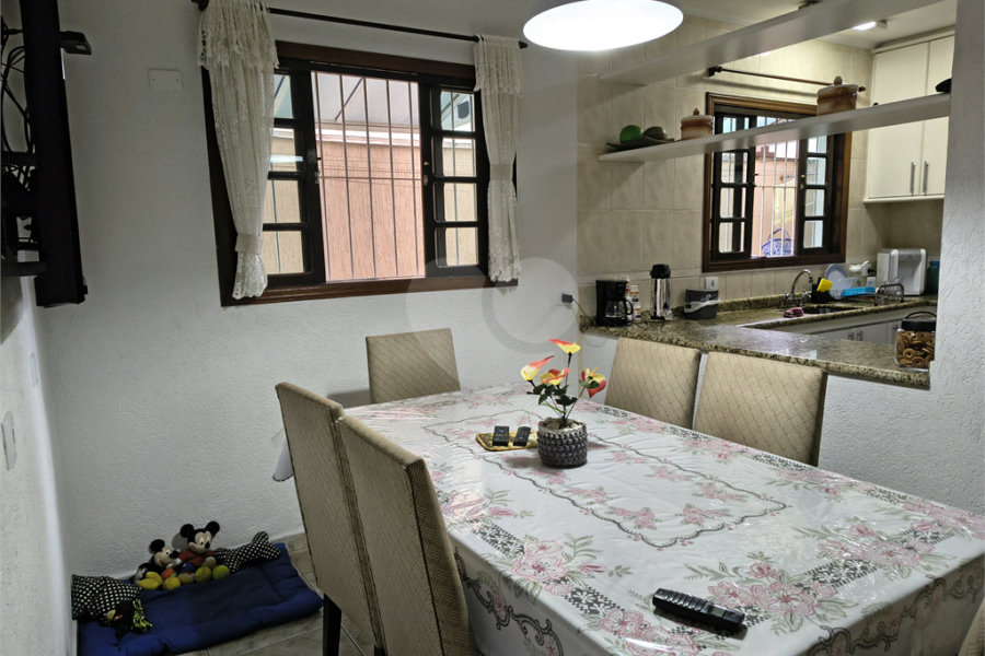 Sobrado à venda com 3 quartos, sendo 1 suíte, em Tremembé, São Paulo, SP
