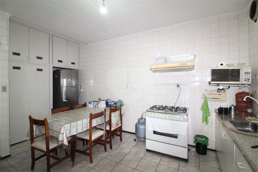 Casa à venda com 3 quartos em Bosque da Saúde, São Paulo, SP