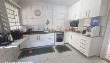 Casa à venda com 3 quartos, sendo 1 suíte,  em Santa Claudina, Vinhedo, SP