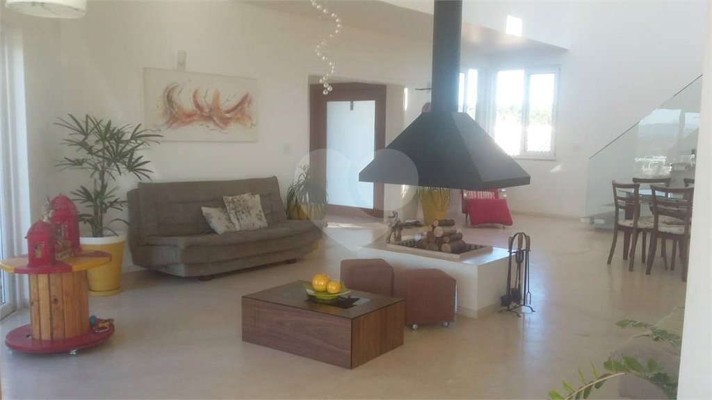 Casa à venda com 4 quartos, sendo 2 suítes, em Pinhal, Jarinu, SP