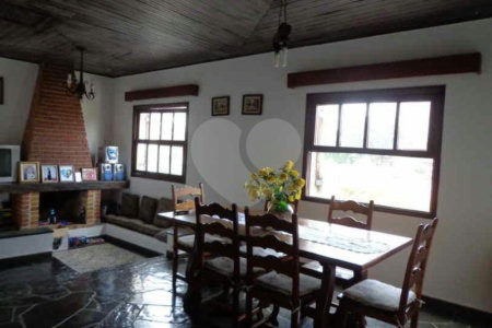 Casa à venda com 3 quartos, sendo 1 suíte,  em Jardim Londrina, São Paulo, SP