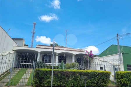 Casa comercial para locação no Centro