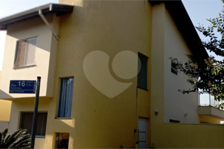 Casa à venda com 3 quartos, sendo 1 suíte, no condomínio Campos do Conde I, Paulínia - SP
