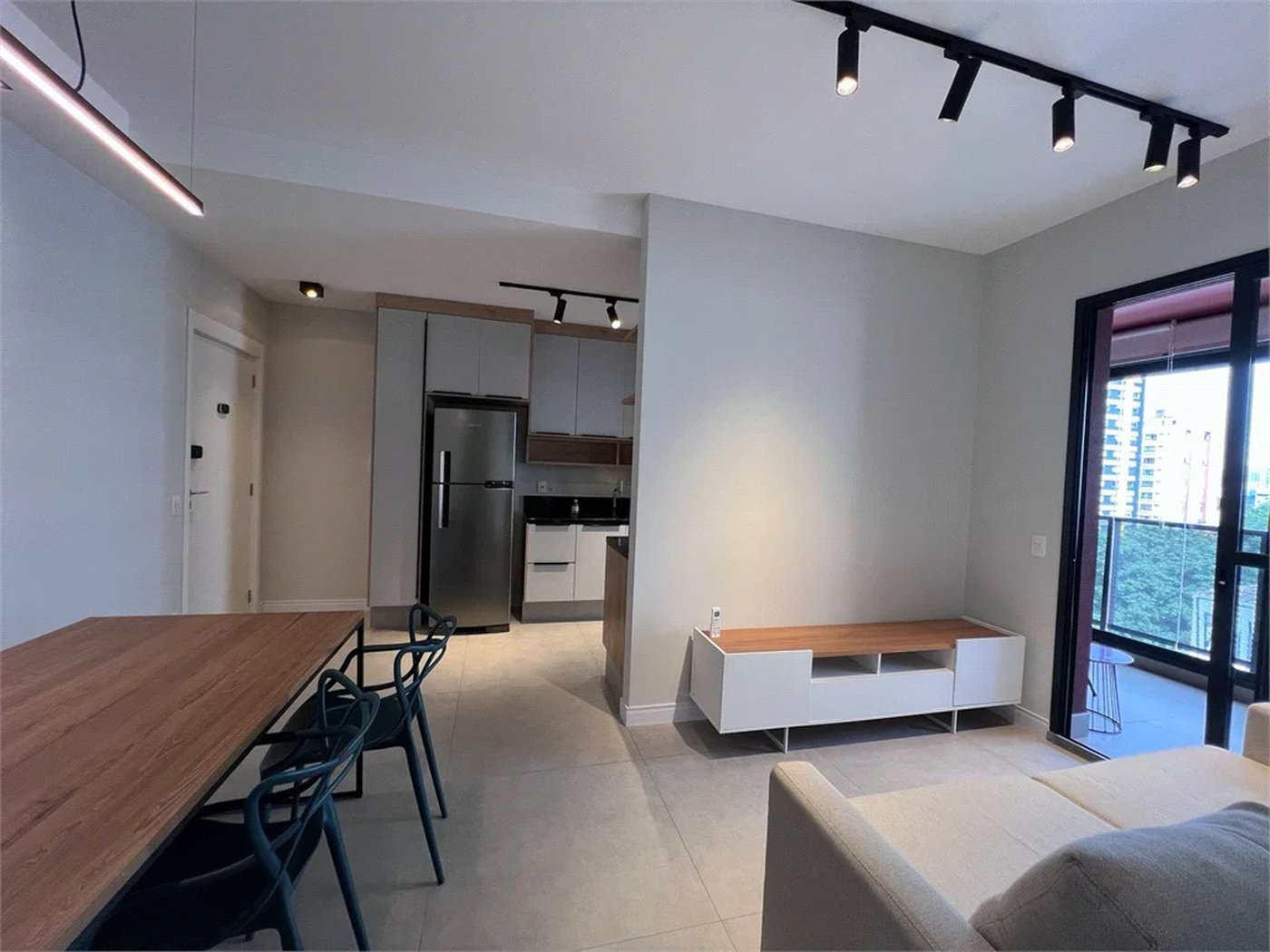 Apartamento para alugar com 2 quartos, sendo 1 suíte,  em Cerqueira César, São Paulo, SP