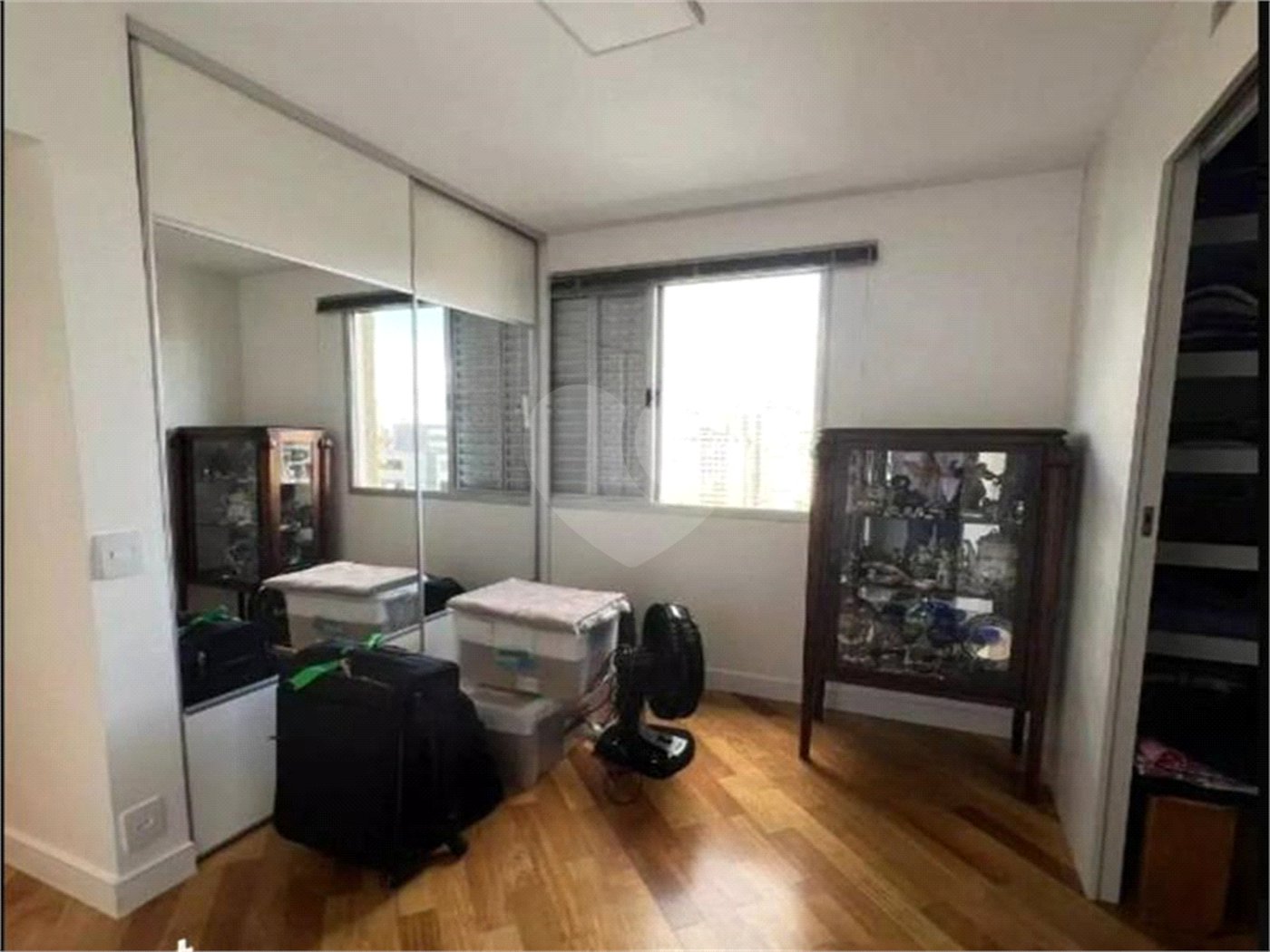 Apartamento à venda com 3 quartos, sendo 1 suíte, em Moema, São Paulo, SP