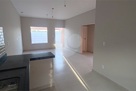 Casa à venda com 3 quartos, sendo 1 suíte, em Jardim dos Ipês, Salto, SP