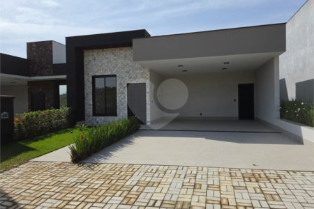 Casa à venda com 3 quartos, sendo 1 suíte, no condomínio Cerejeiras, Araçoiaba da Serra - SP