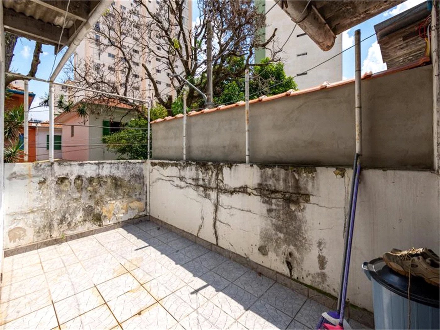 Sobrado à venda com 4 quartos, sendo 1 suíte, em Jardim das Acácias, São Paulo, SP