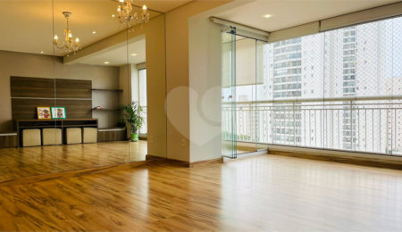 Apartamento à venda com 3 quartos, sendo 1 suíte,  em Alto da Boa Vista, São Paulo, SP