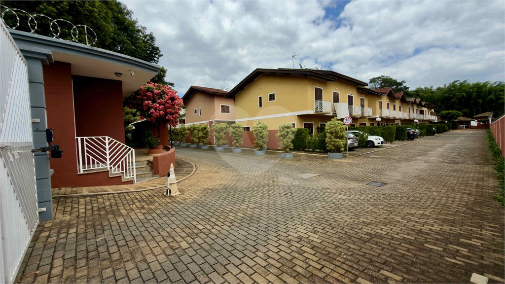 Casa à venda com 2 quartos no condomínio Portal dos Gamez, Atibaia - SP