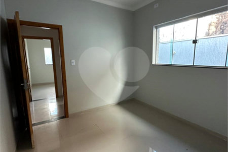 Casa à venda com 3 quartos, sendo 2 suítes, em Residencial Ponta Porã I, Ponta Porã, MS