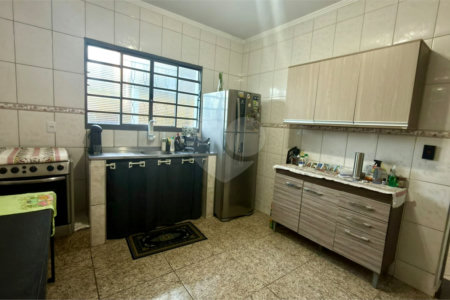 Sobrado à venda com 4 quartos, sendo 1 suíte, em Jardim Wanel Ville V, Sorocaba, SP