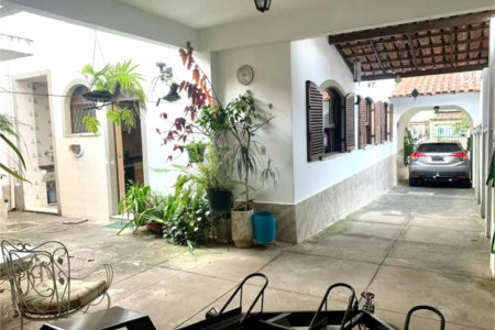 Casa à venda com 4 quartos, sendo 1 suíte, em Grajaú, Rio de Janeiro, RJ