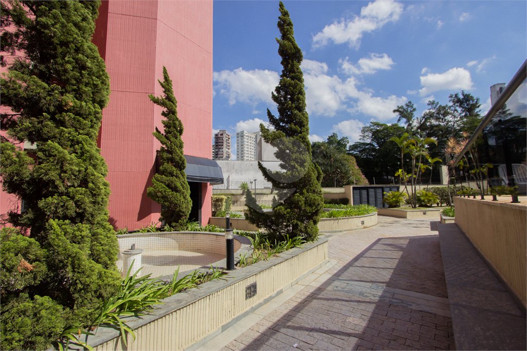 Apartamento à venda com 3 quartos, sendo 1 suíte, em Vila Andrade, São Paulo, SP