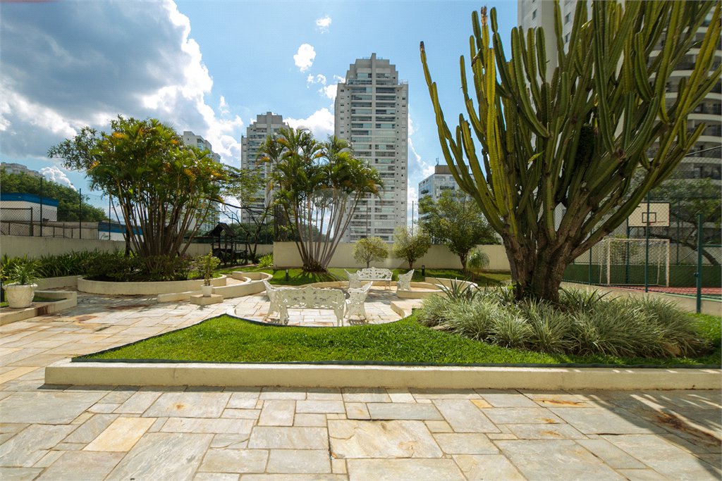 Apartamento à venda com 4 quartos, sendo 1 suíte, em Alto da Boa Vista, São Paulo, SP