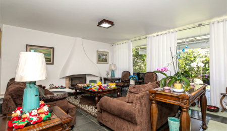 Casa à venda com 4 quartos, sendo 2 suítes,  em Interlagos, São Paulo, SP