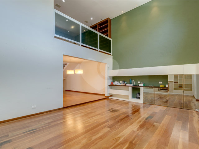Casa à venda com 4 quartos, sendo 1 suíte,  em Alto da Boa Vista, São Paulo, SP