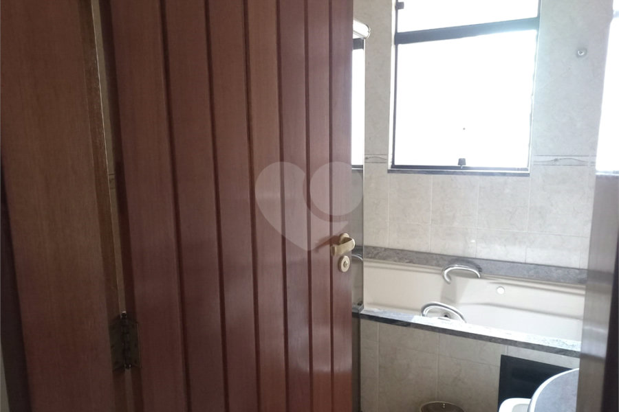 Sobrado à venda com 3 quartos, sendo 2 suítes, em Parada Inglesa, São Paulo, SP