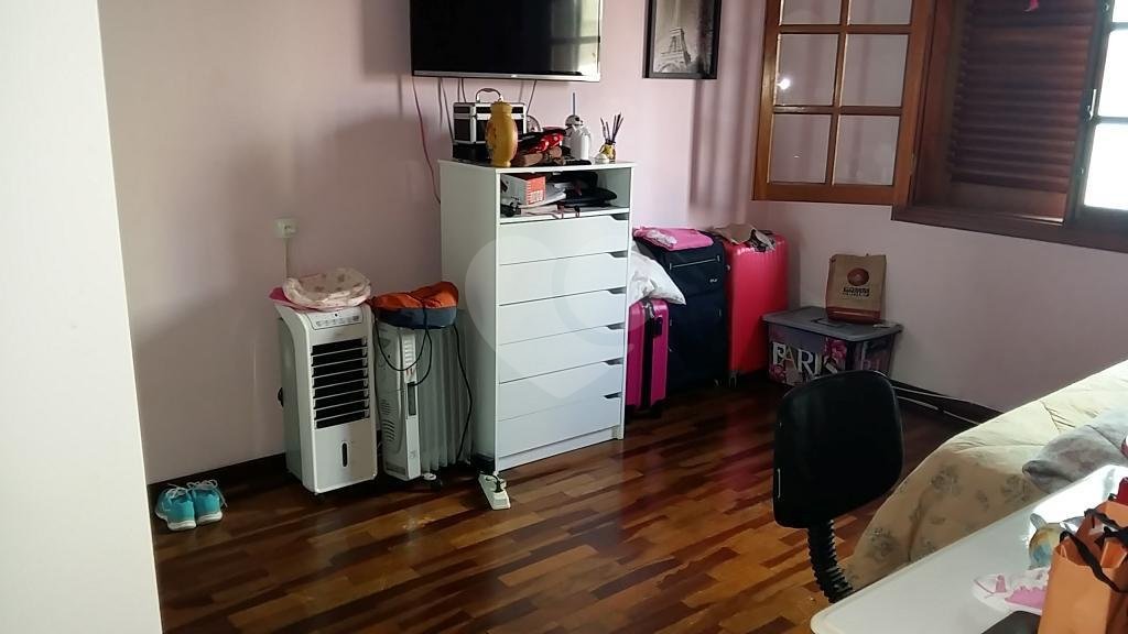 Sobrado à venda com 4 quartos, sendo 2 suítes, em Tremembé, São Paulo, SP