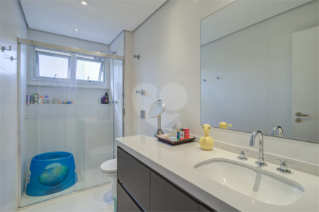 Apartamento à venda com 4 quartos, sendo 1 suíte, em Alto da Boa Vista, São Paulo, SP