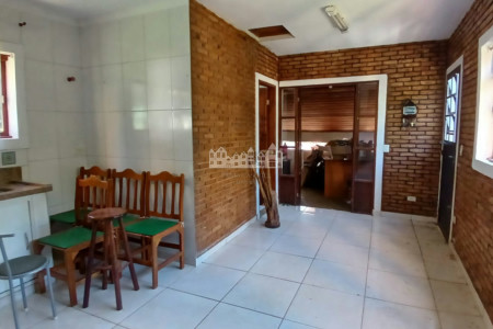 Chácara à venda com 3 quartos, sendo 1 suíte,  em Vila Dom Pedro, Atibaia, SP