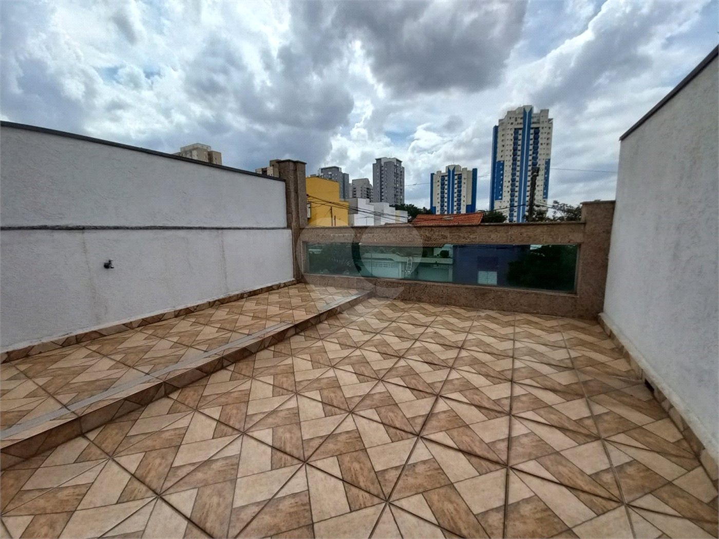 Sobrado à venda com 3 quartos, sendo 1 suíte, em Vila Lúcia, São Paulo, SP
