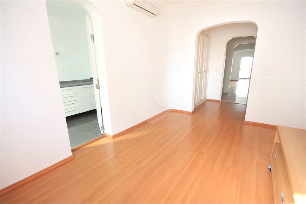 Apartamento à venda com 4 suítes em Jardim Marajoara, São Paulo, SP