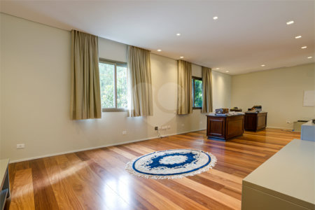 Casa à venda com 5 suítes em Jardim Cordeiro, São Paulo, SP