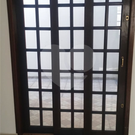 Sobrado à venda com 4 quartos, sendo 2 suítes,  em Vila Oliveira, Mogi das Cruzes, SP