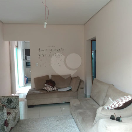 Casa à venda com 4 quartos, sendo 1 suíte, em Jardim Bela Vista, Itapetininga, SP