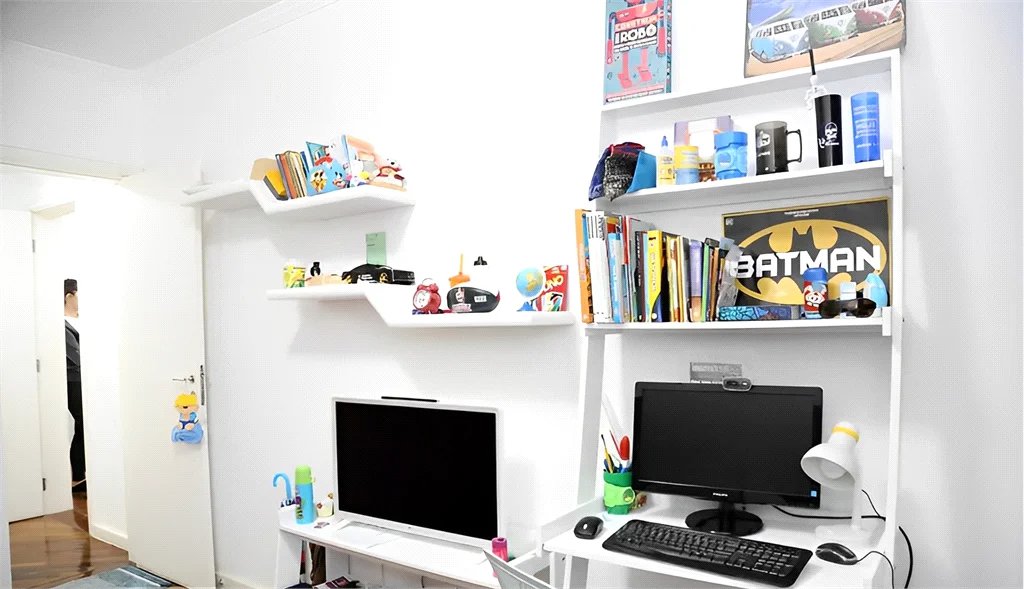 Apartamento à venda com 4 quartos, sendo 3 suítes, em Real Parque, São Paulo, SP
