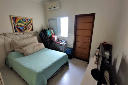 Casa à venda com 3 suítes no condomínio Portal dos Ipês, Indaiatuba - SP