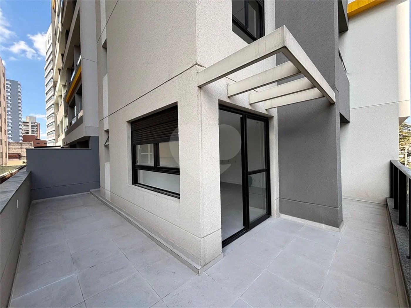 Apartamento aconchegante com terraço e sacada