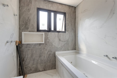 Casa à venda com 4 suítes no condomínio Reserva Robélia, São Paulo - SP