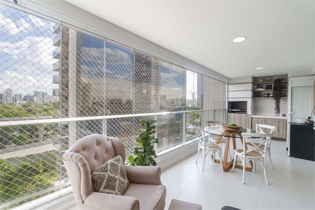 Apartamento à venda com 3 suítes em Brooklin, São Paulo, SP