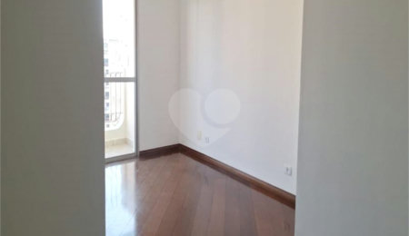 Apartamento à venda com 3 quartos, sendo 1 suíte,  em Indianópolis, São Paulo, SP