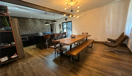 Casa à venda com 3 suítes no condomínio Estância Marambaia, Vinhedo - SP