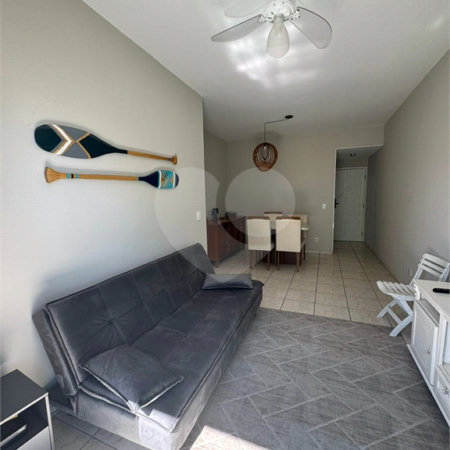 Apartamento à venda com 3 quartos, sendo 1 suíte, no Centro, Cabo Frio, RJ