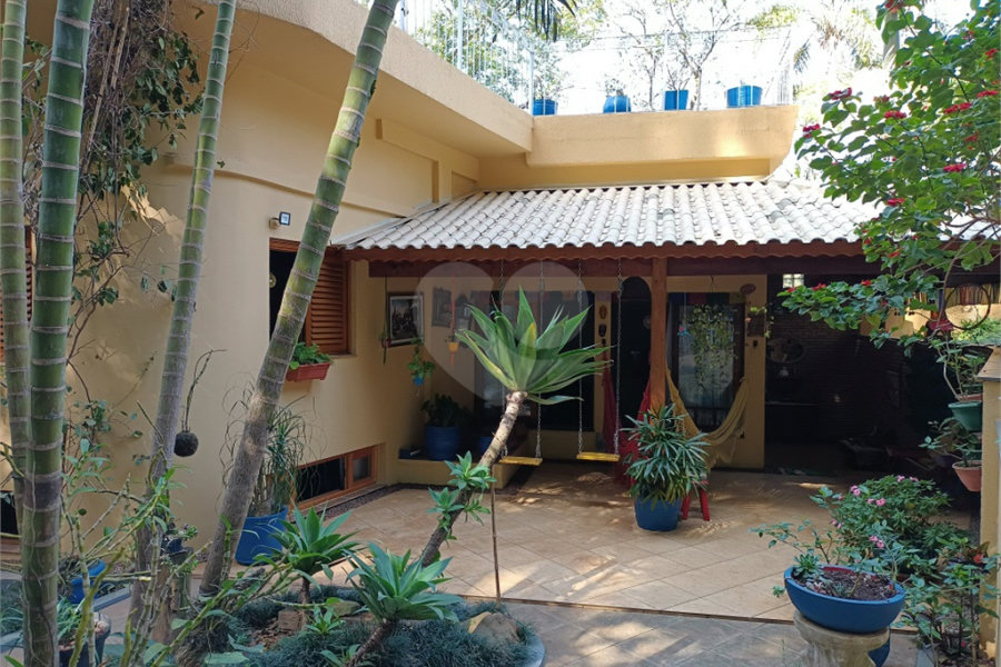 Casa à venda com 2 suítes em Horto Florestal, São Paulo, SP