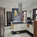 Casa à venda com 5 quartos, sendo 4 suítes, no condomínio Santa Teresa, Jundiaí - SP