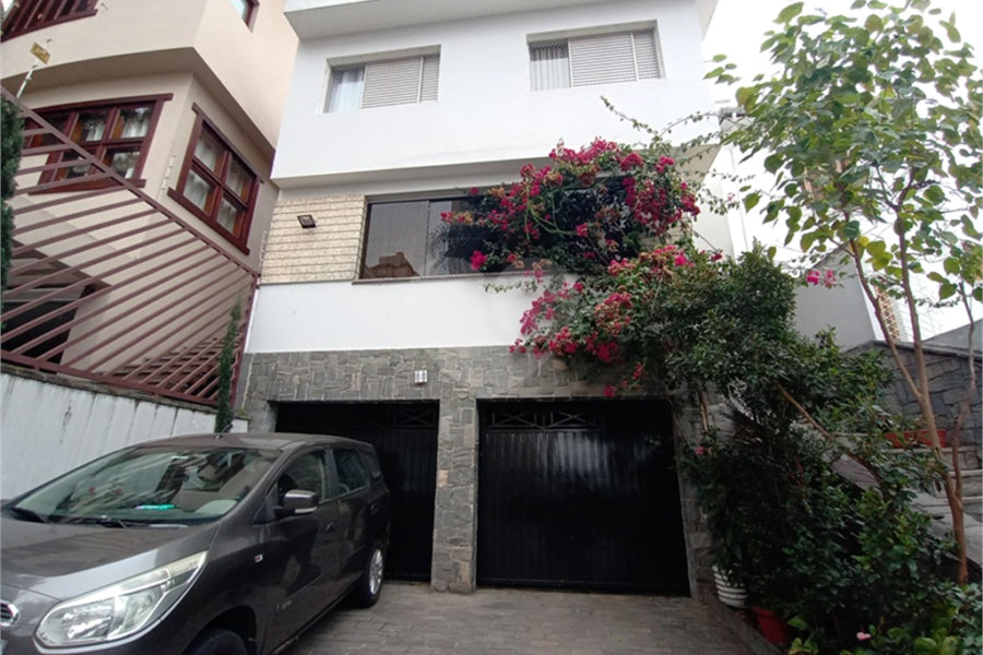 Casa à venda com 4 quartos, sendo 1 suíte, em Santana, São Paulo, SP