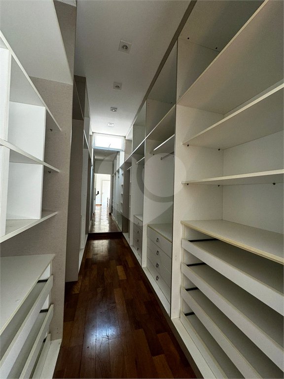 Casa à venda com 4 quartos, sendo 2 suítes,  no condomínio Montblanc, Sorocaba - SP