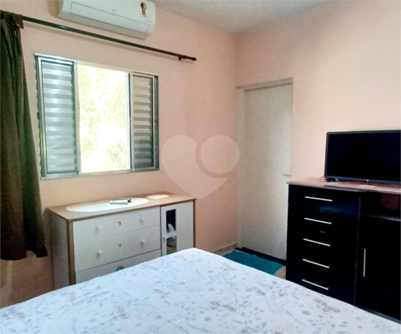 Casa à venda com 2 quartos, sendo 1 suíte, no condomínio Residencial Mirage, Mogi das Cruzes - SP